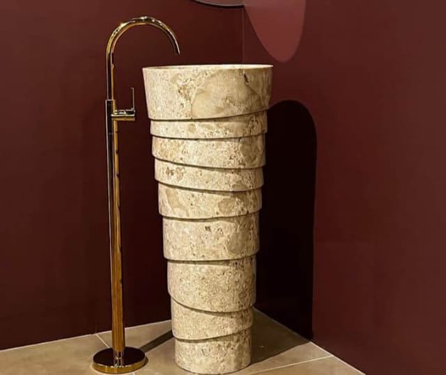 Pedestal Vessal